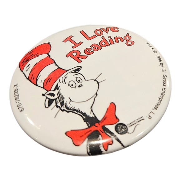 Dr. SUESS button 1996 I love reading. Pin. - Picture 1 of 3